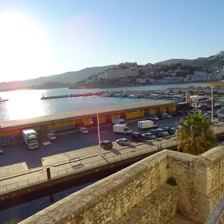 Vista Al Mar Y Puerto Апартаменты *